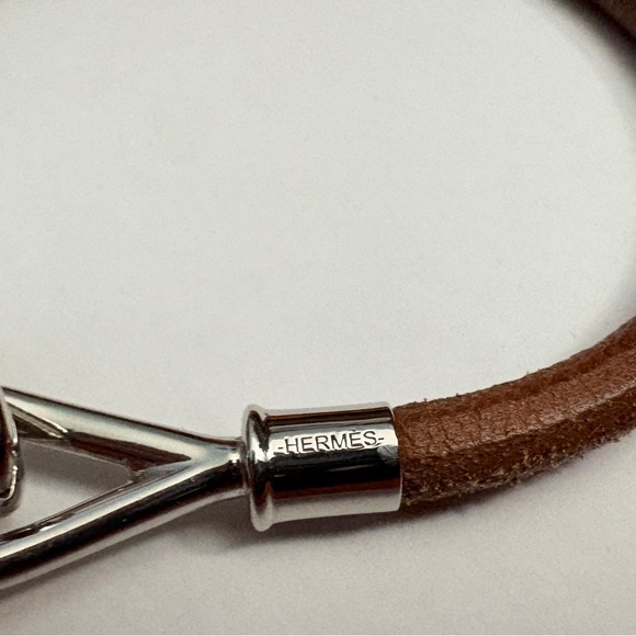Hermès Brown Leather Hook Bracelet Palladium Hardware Box & Dusty included - Picture 4 of 8